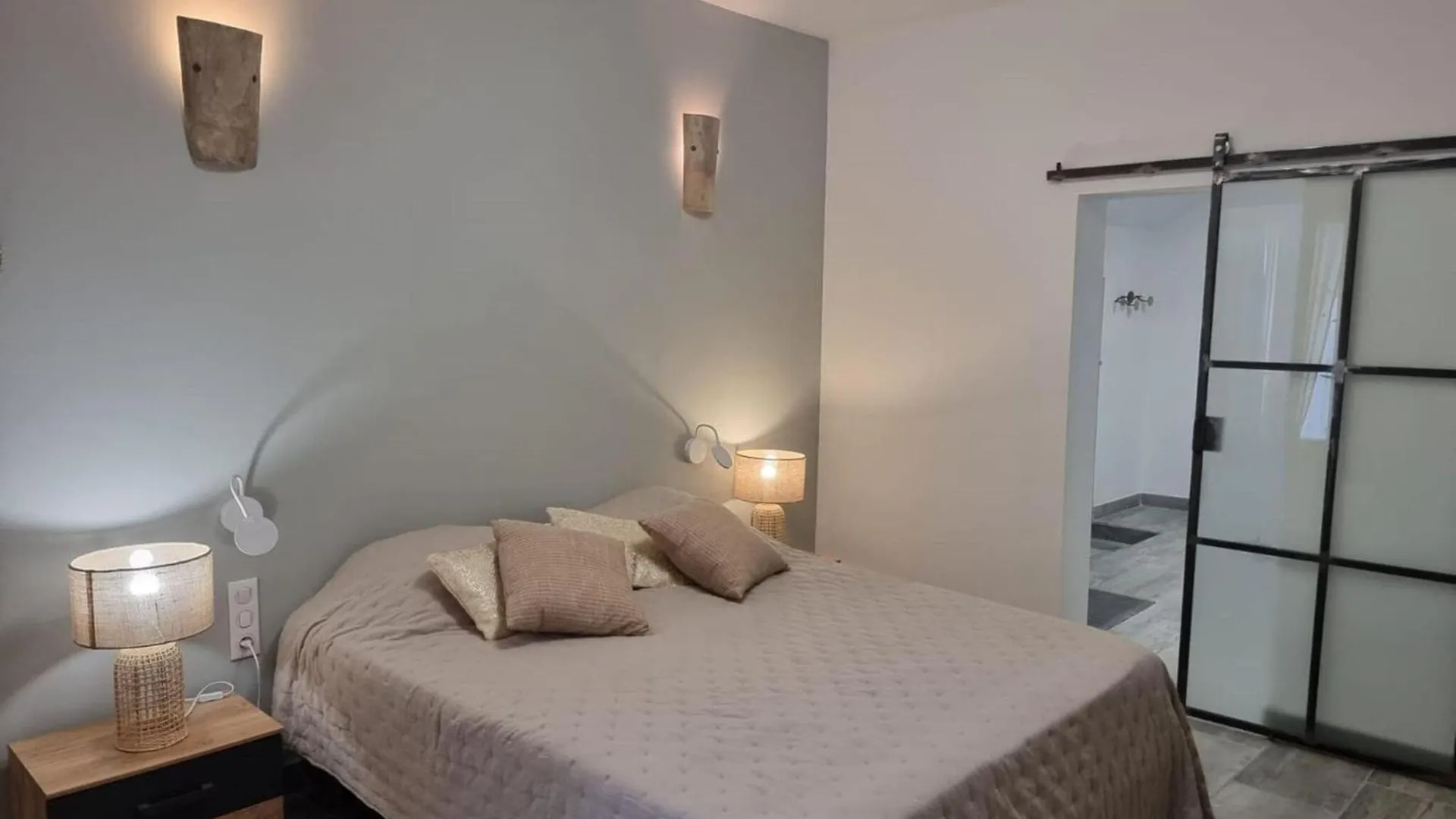 Charming Holiday House With Private Pool, Maillane