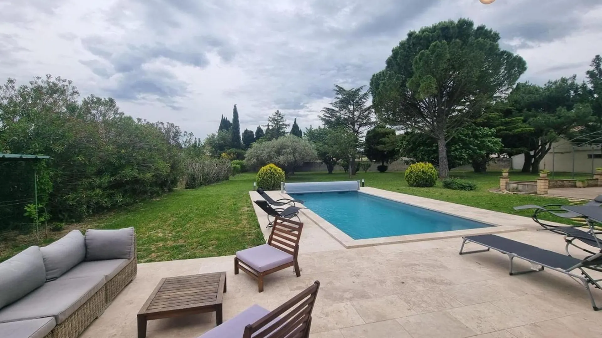 Charming Holiday House With Private Pool, Maillane