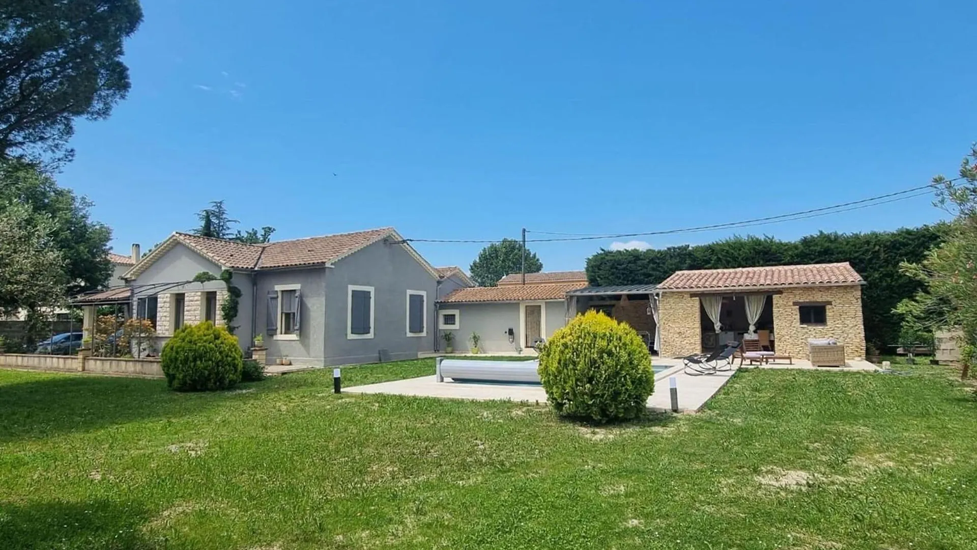 Charming Holiday House With Private Pool, Maillane contacts